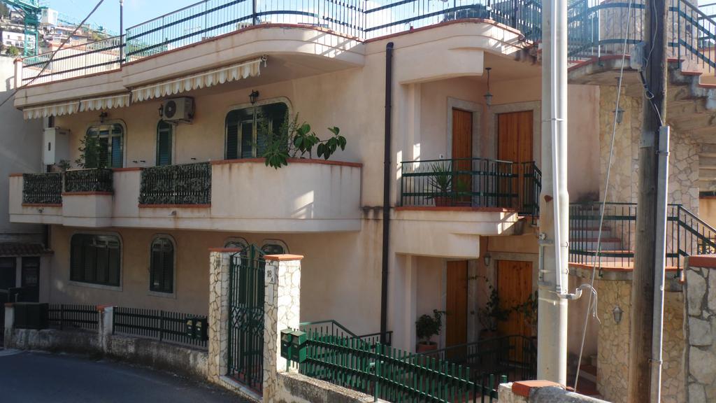 Apartamento La Casa Di Marilena Taormina Exterior foto